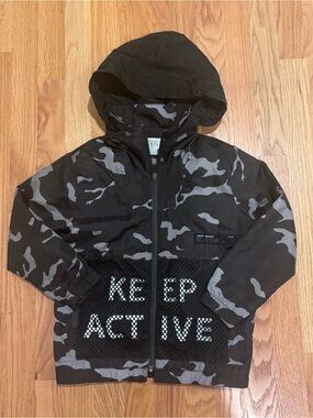 Zara Kids Camo Packaway Hood Windbreaker Jacket “Keep Active” Size 7